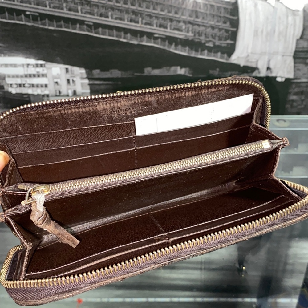 Authentic BOTTEGA VENETA Long Zippy Wallet - Picture 11 of 16
